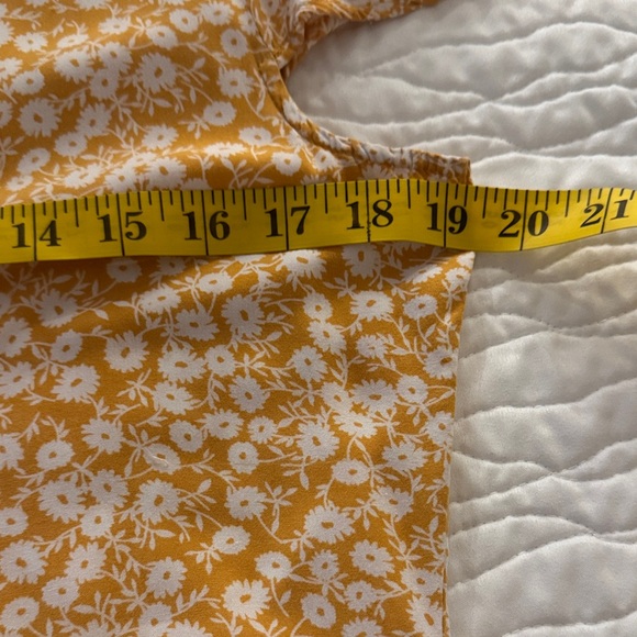 Sunny Floral Button-Front Romper - Picture 5 of 6